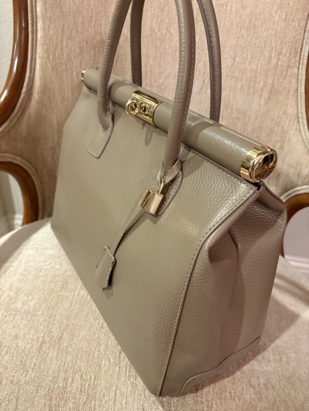 Italian Leather Handbag in Taupe Made in Florence NWT - Picture 2 of 13